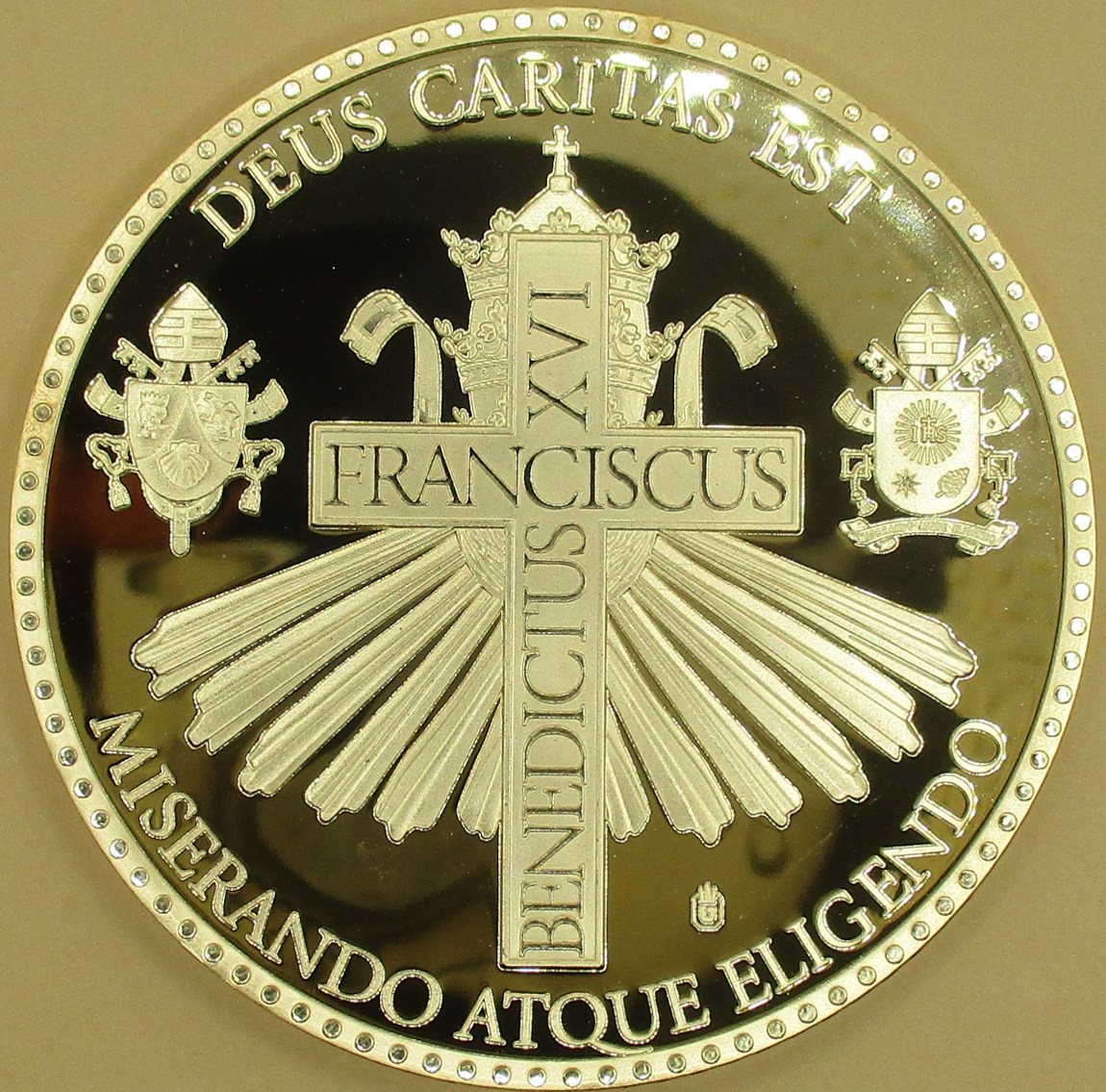 Zdjęcie do MEDAL Papież Franciszek I i Benedykt XVI